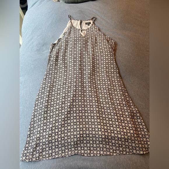 Black and white shift dress - Picture 1 of 3